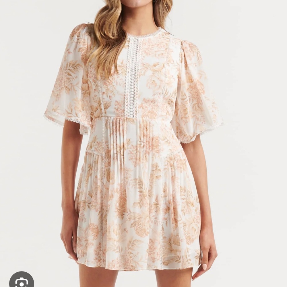 Brand New Ever New Jade Angel Sleeve Skater Mini